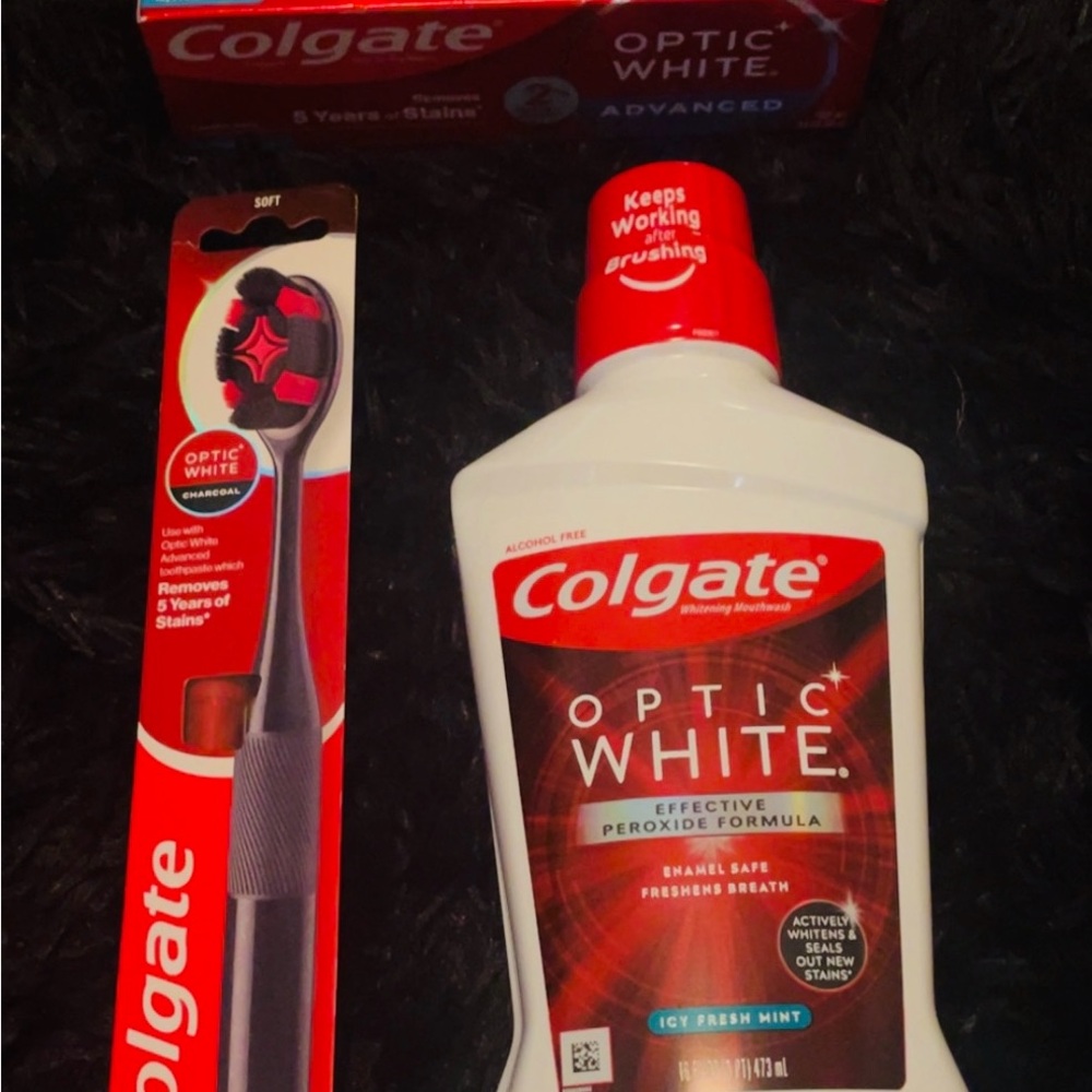 Colgate Optic White Oral Bundle